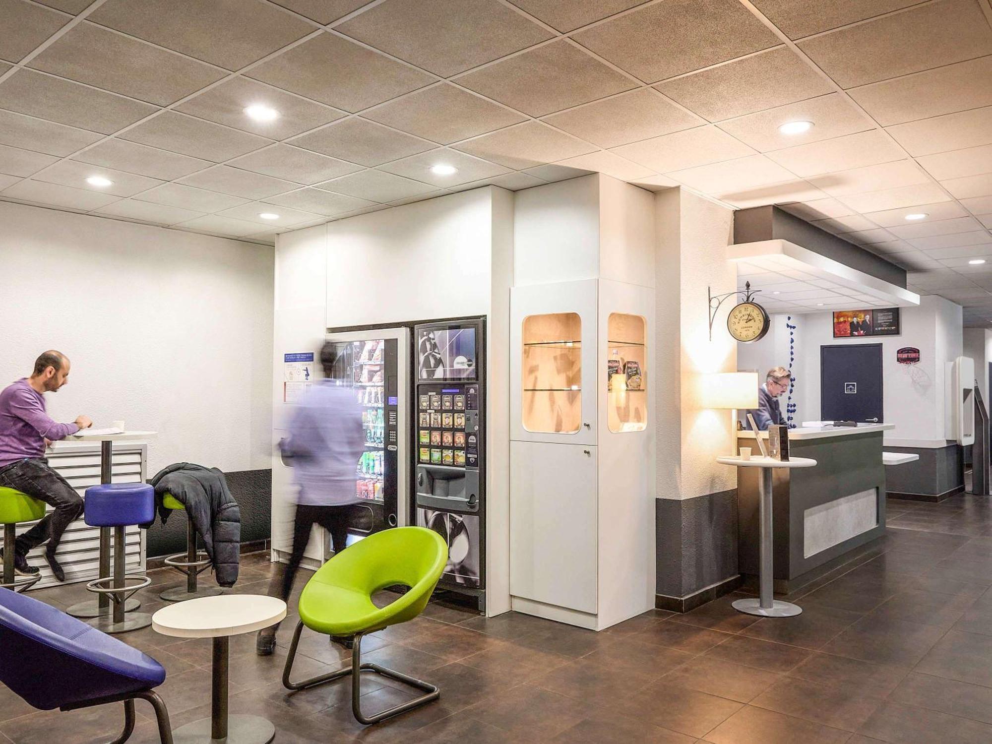 Ibis Budget Lille Gares Vieux-Lille Exterior foto